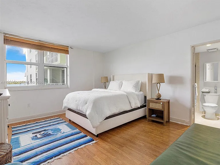 10350 W Bay Harbor Dr #4V — Photo 10