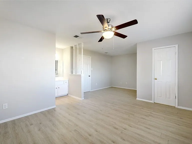 1214 Doonesbury Dr — Photo 14