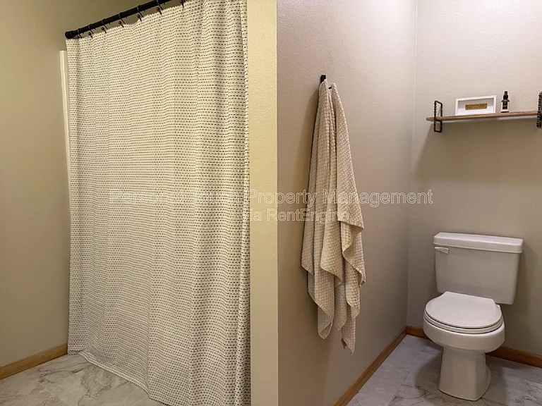 1219 4th St NW — Photo 14