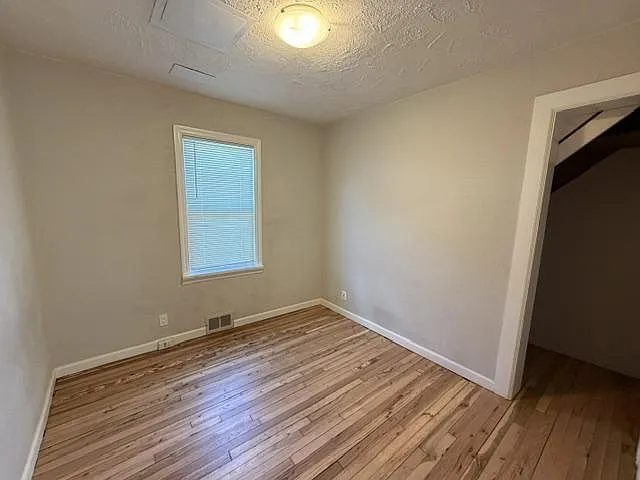 1530 Hill Ave — Photo 13