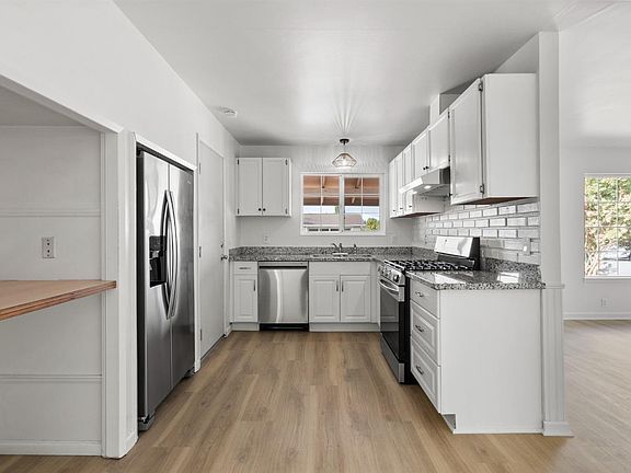 4th image of 1123 Saint Vincent Court