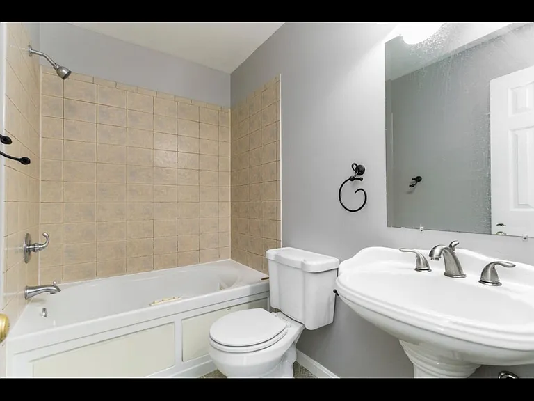 1214 Dewberry Dr — Photo 17