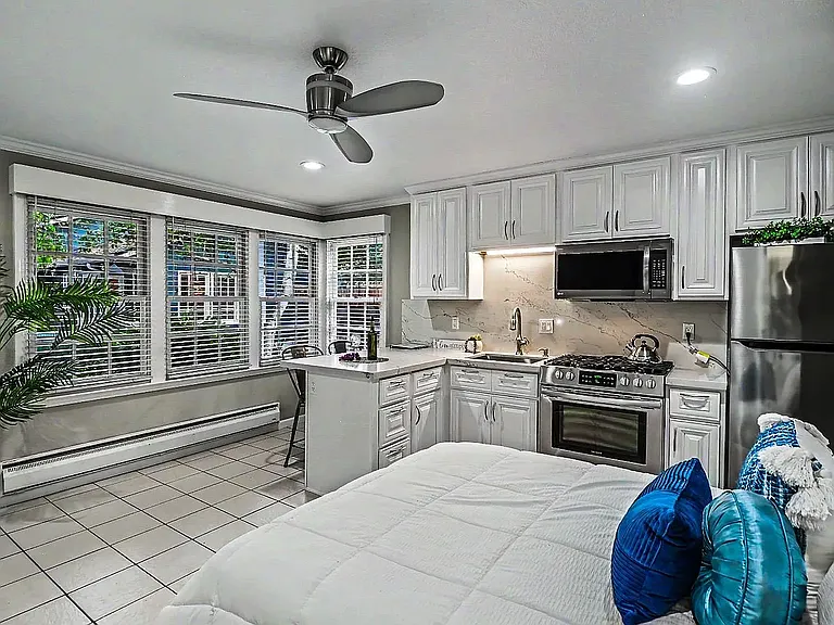 615 Empey Way — Photo 7