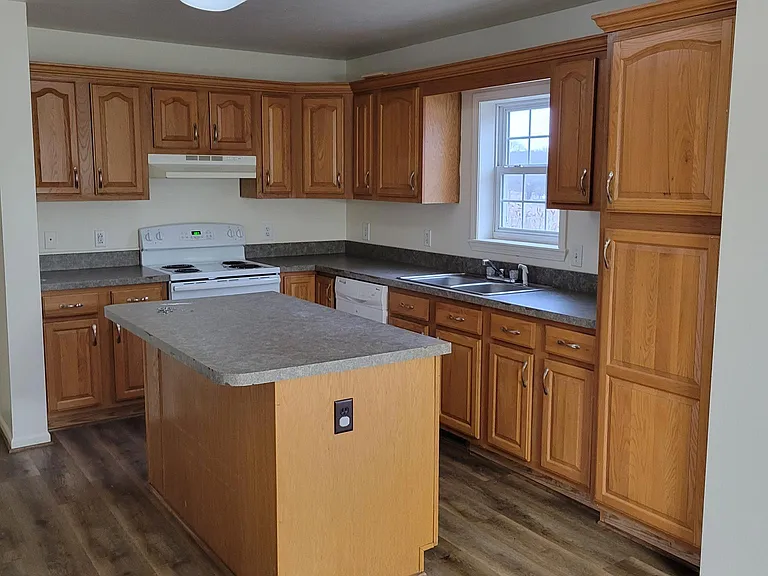 537 Bowers Rd — Photo 1