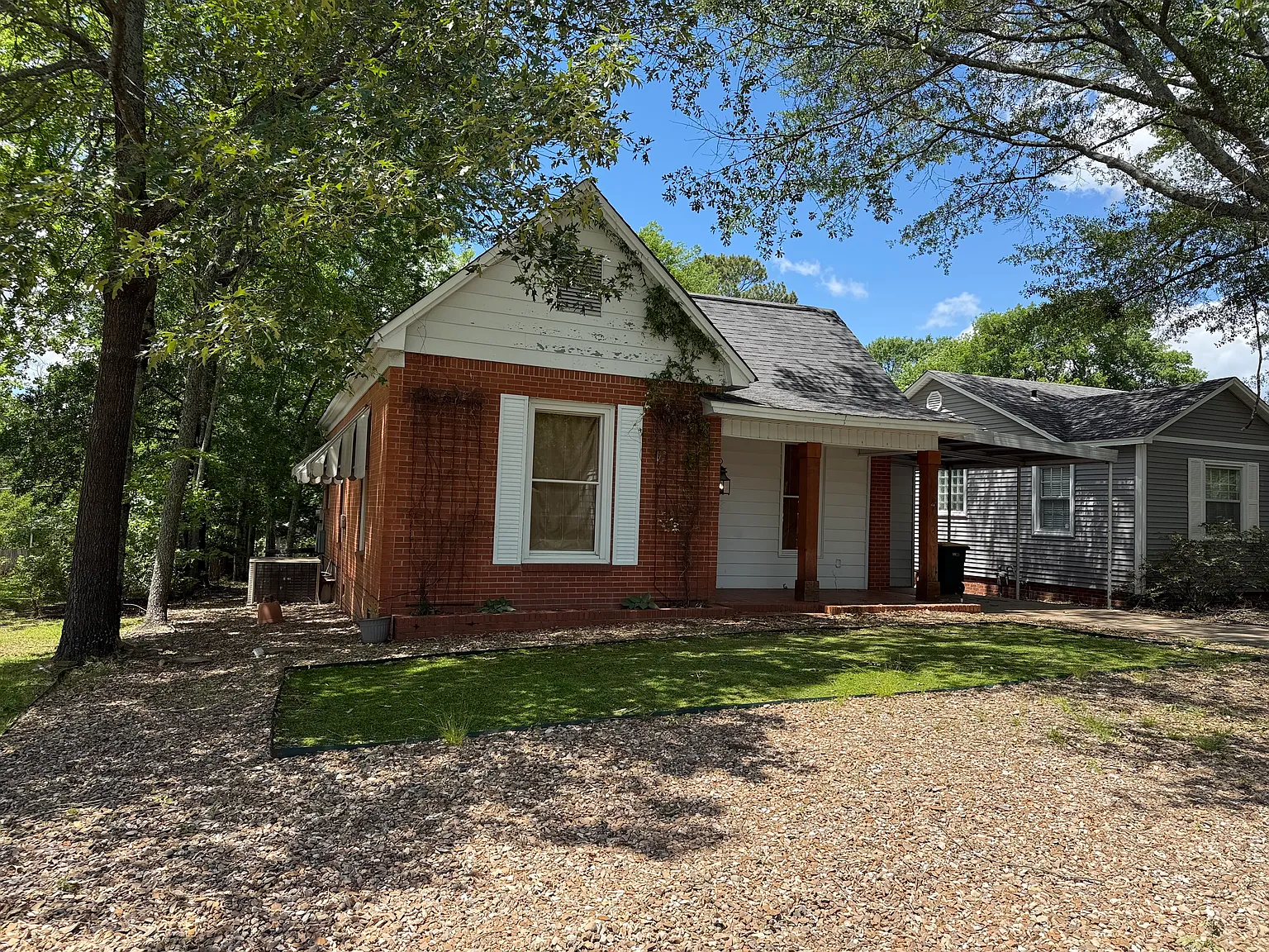 1704 N Taylor St — Photo 2