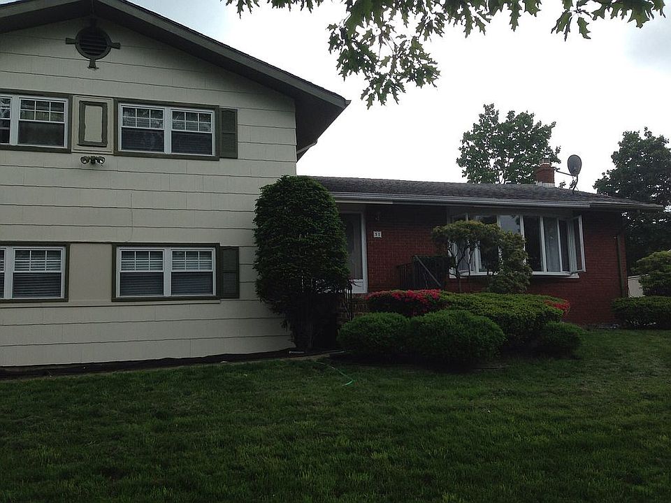 2nd image of 51 Coventry Cir
