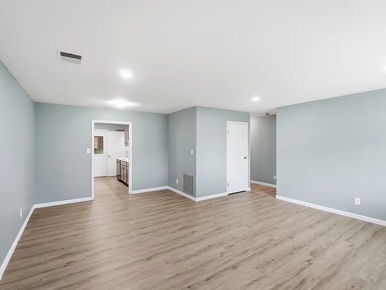 3920 Pobst Dr — Photo 6