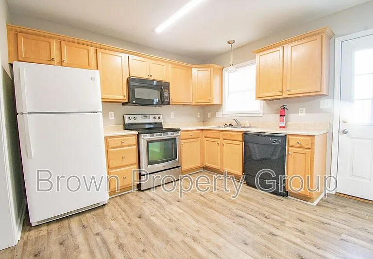 452 Cityview Ln — Photo 9