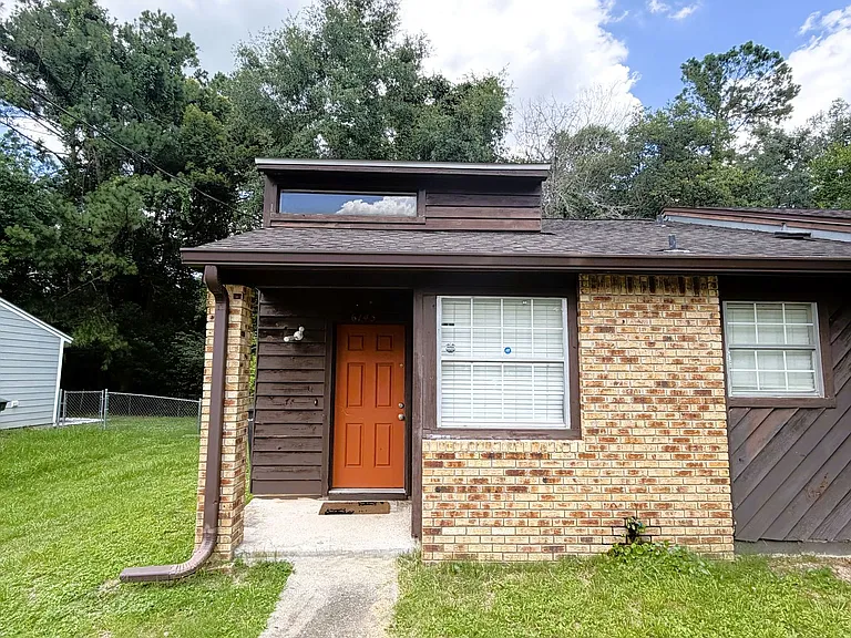 6145 Greenon Ln — Photo 2