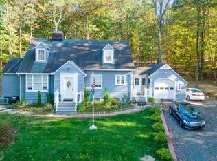 40 Oakwood Rd, Watchung, NJ 07069