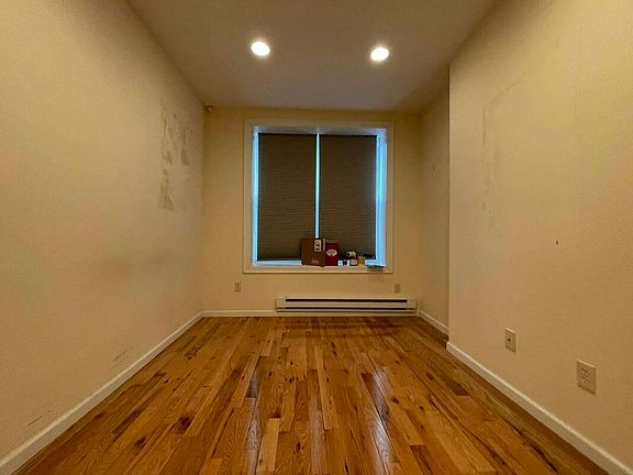 3rd image of 1654 Dekalb Ave APT 1L