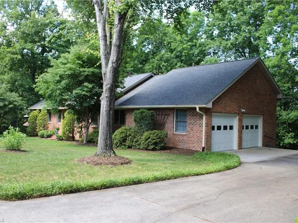 329 Laurel St, Mount Airy, NC 27030