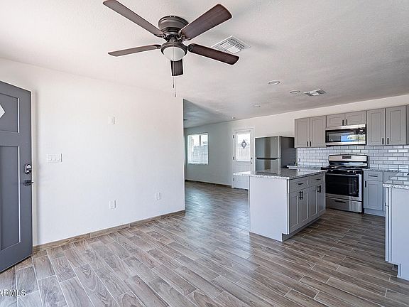 3rd image of 37 E El Parque Dr APT C