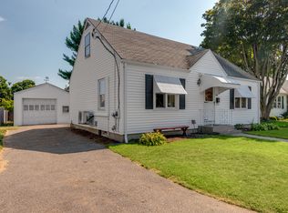 186 Burgess Ave, Pawtucket, RI 02861