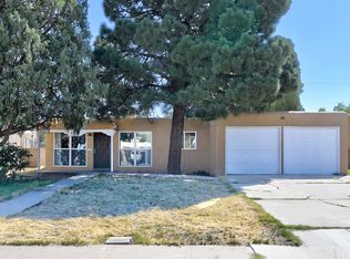 714 Grove St NE, Albuquerque, NM 87108