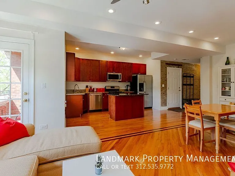 4853 S Vincennes Ave #205 — Photo 4
