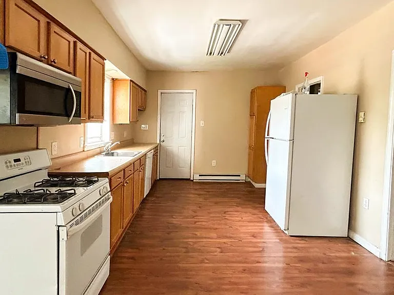 266 S Main St #2 — Photo 3