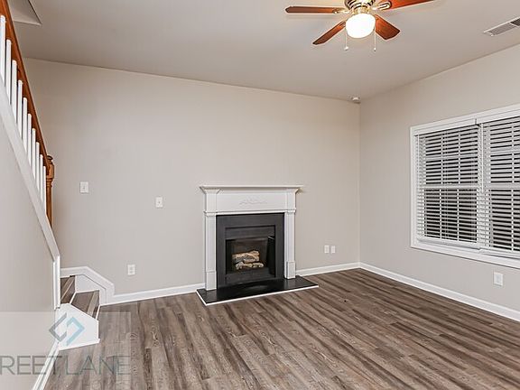 3rd image of 3003 Grace Ct