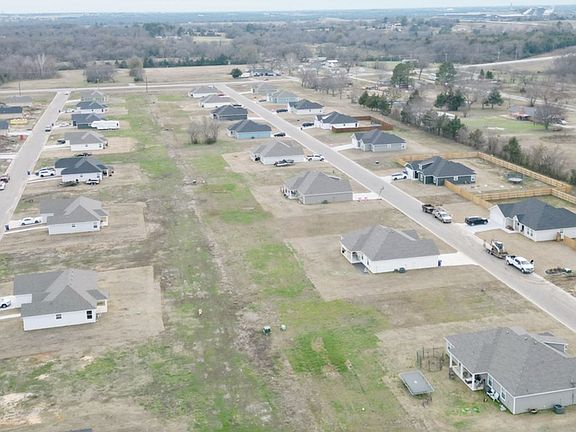 4th image of 135 Brodys Way