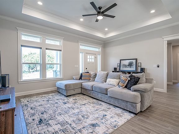 5th image of 2219 Christine Dr