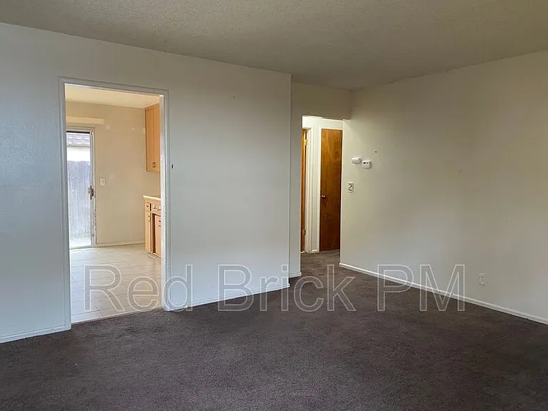 341 W 21st St — Photo 3