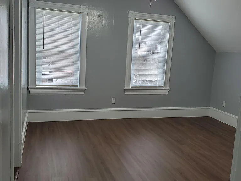363 Osborn St — Photo 13