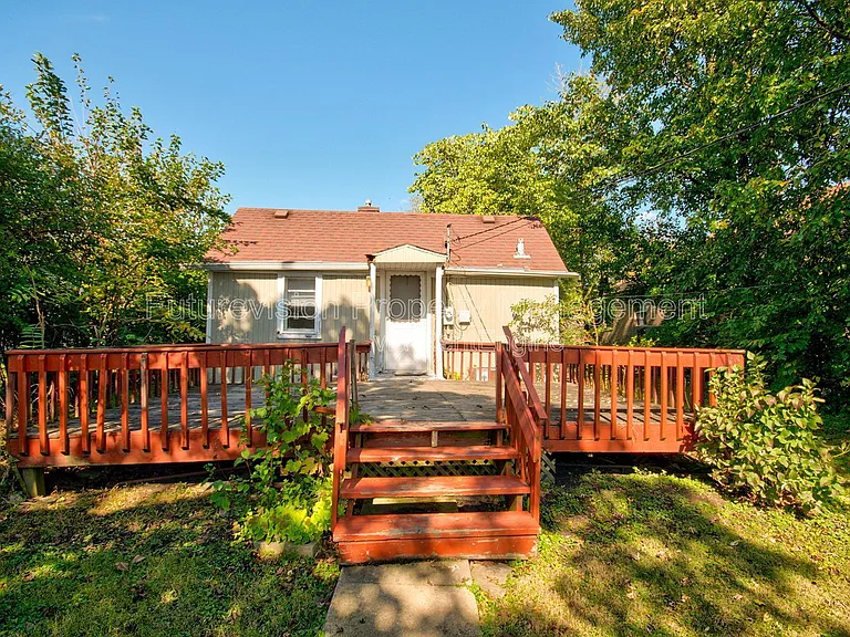 1704 Belleview Ave — Photo 1
