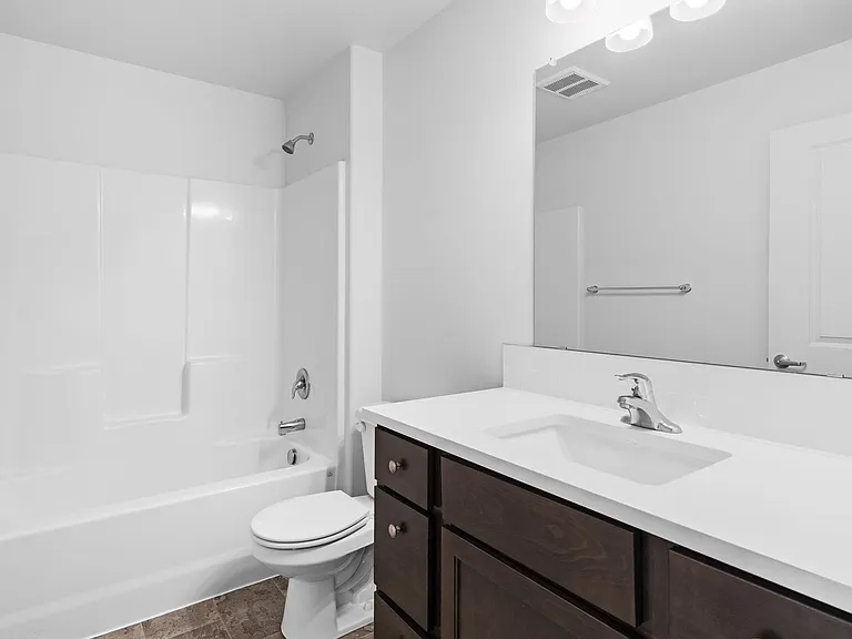 McKenzie Meadows Apartments — Photo 24