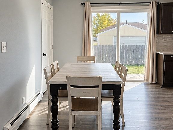 5th image of 3216 Evans Ave