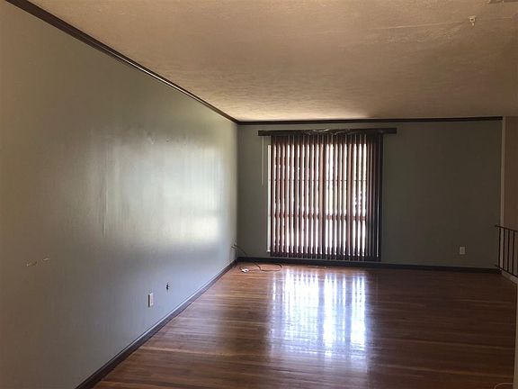 2nd image of 2 Nedra Dr