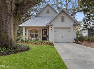 413 Ward Ave, Ocean Springs, MS 39564