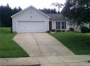 1712 Oakdale Green Dr, Charlotte, NC 28216