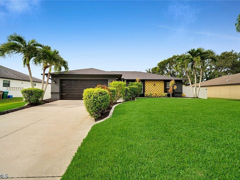 1st image of 636 SW 10th St