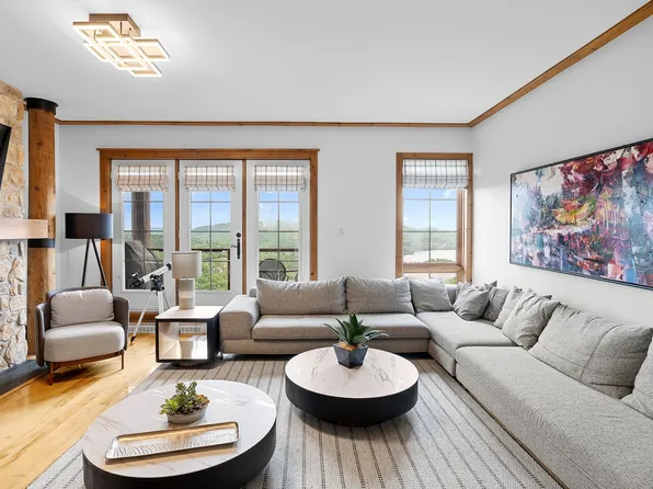 170 Chemin Des Sous Vis #10, Mont Tremblant, QC J8E 3M1