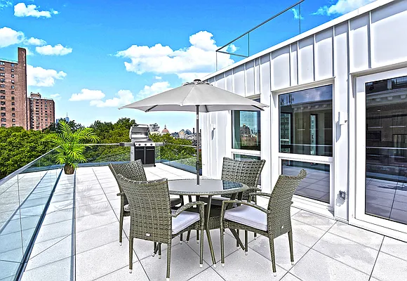 Rented by Compass | media 25