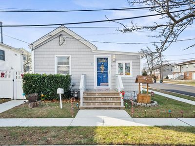 2 Sand Lane, Lindenhurst, NY, 11757