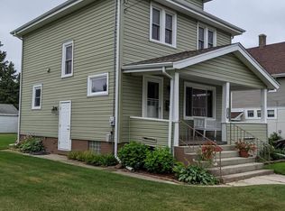 1611 Columbus St, Manitowoc, WI 54220