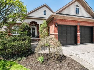 102 Moore Cres, Hamilton, ON L9G4Z8