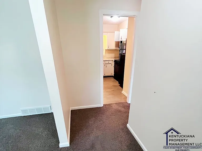 9400 Habersham Dr — Photo 6