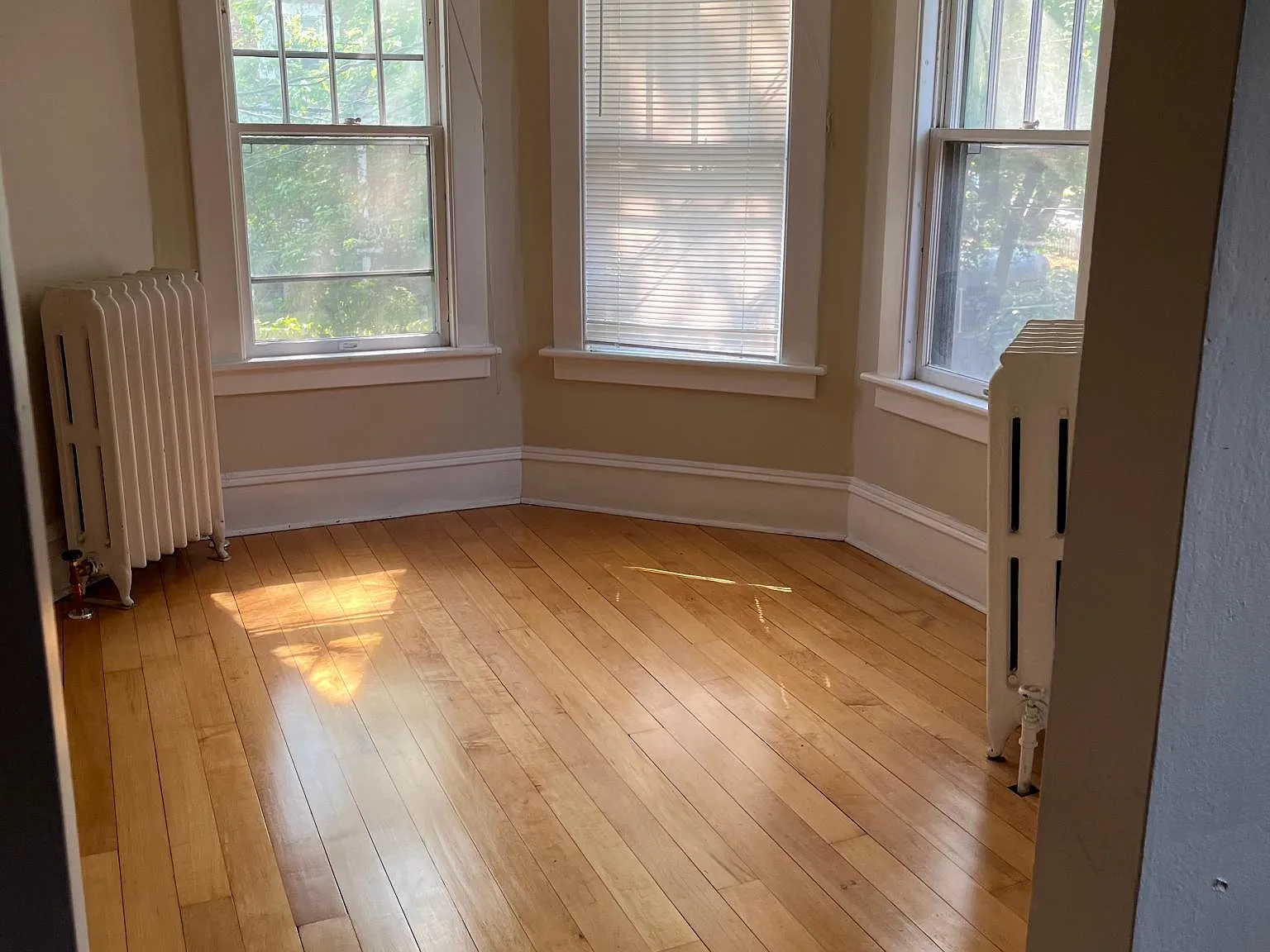 11 N Willard St — Photo 2