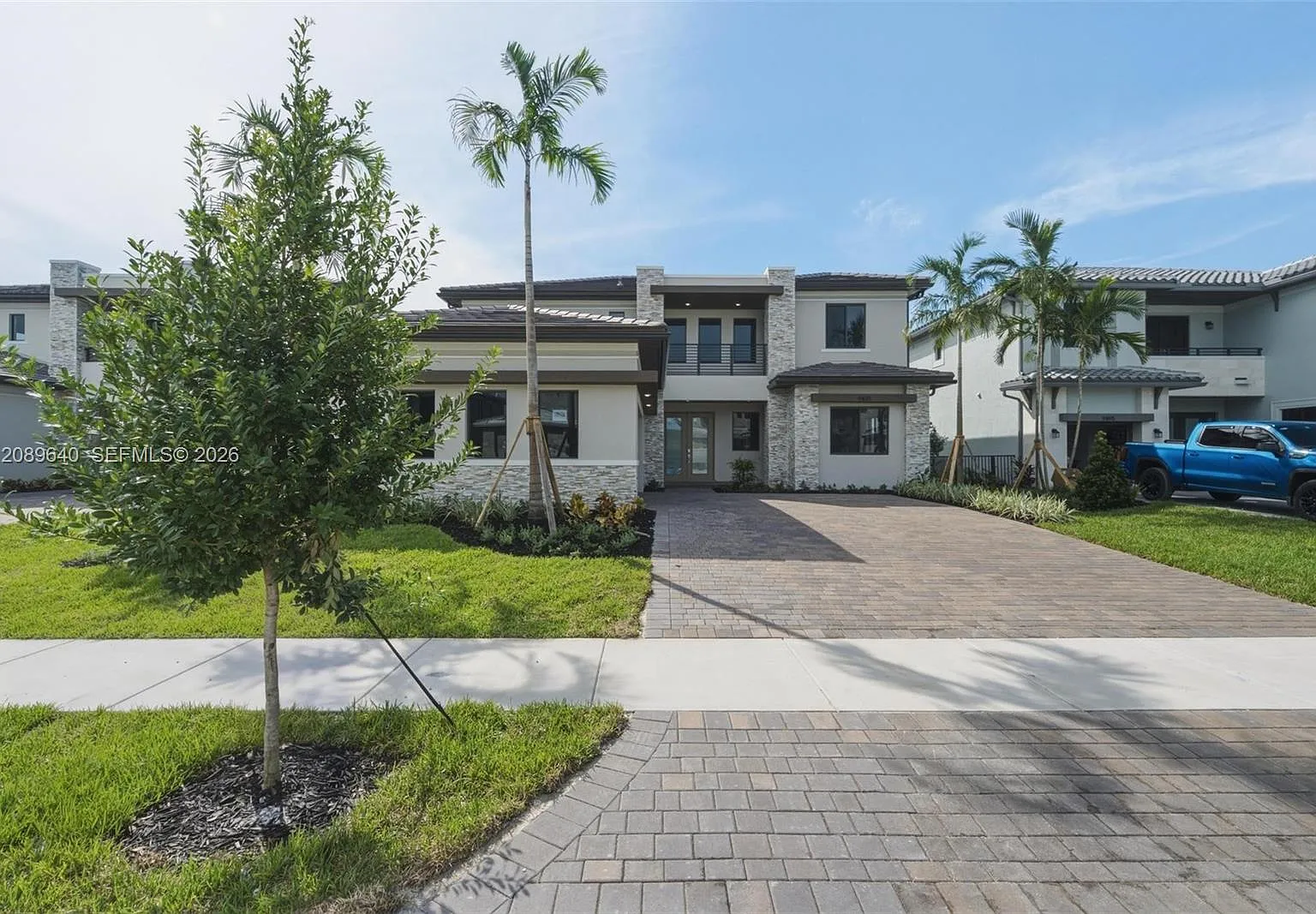 5 bed, 5.5 bath, 5377 sqft, $10,000 — Photo 4