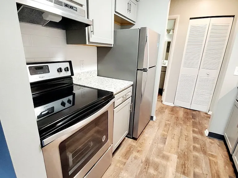 Sugarbush Apartments — Photo 51
