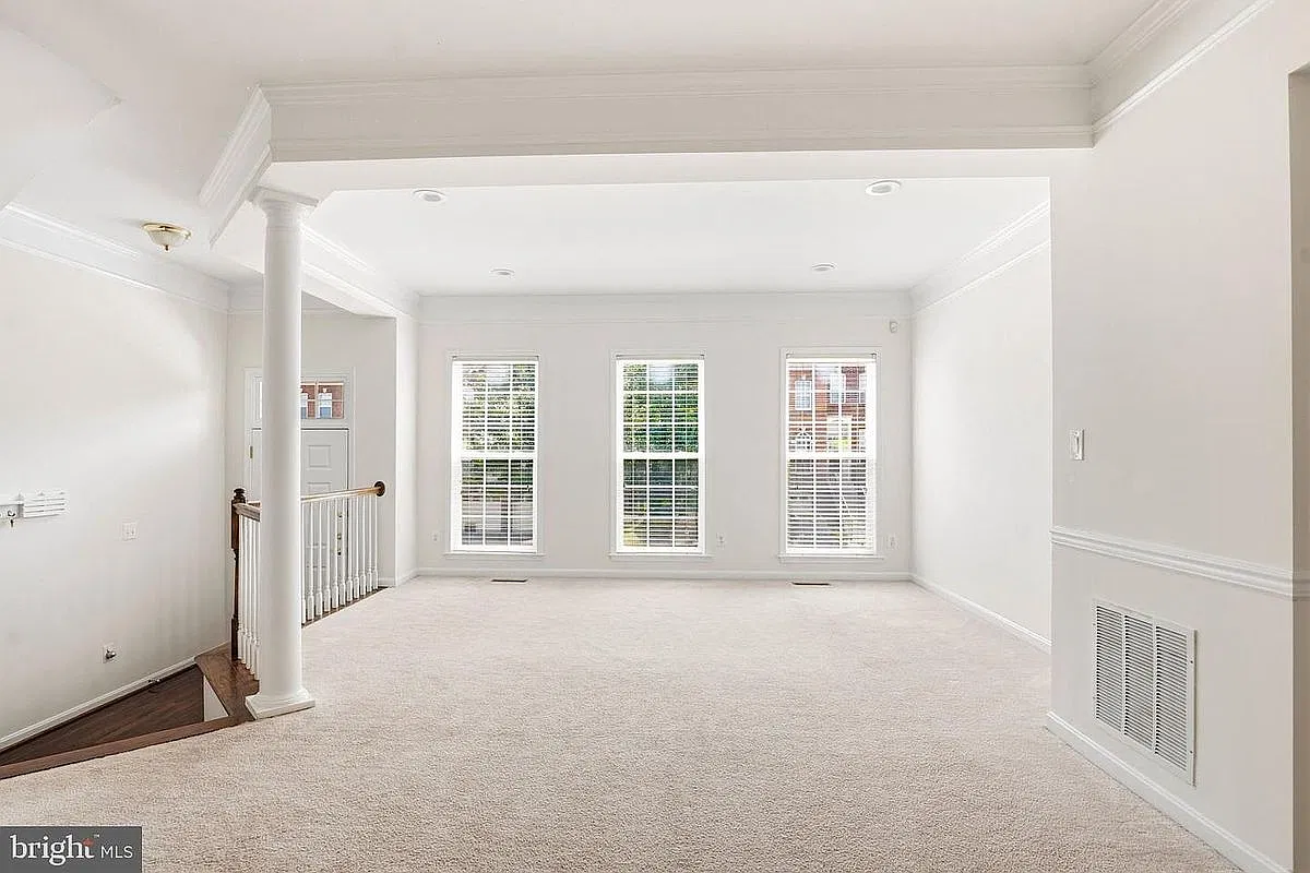 4 bed, 3.5 bath, 2466 sqft, $3,400 — Photo 3