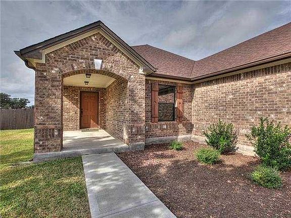 2nd image of 401 Paseo Grand Dr