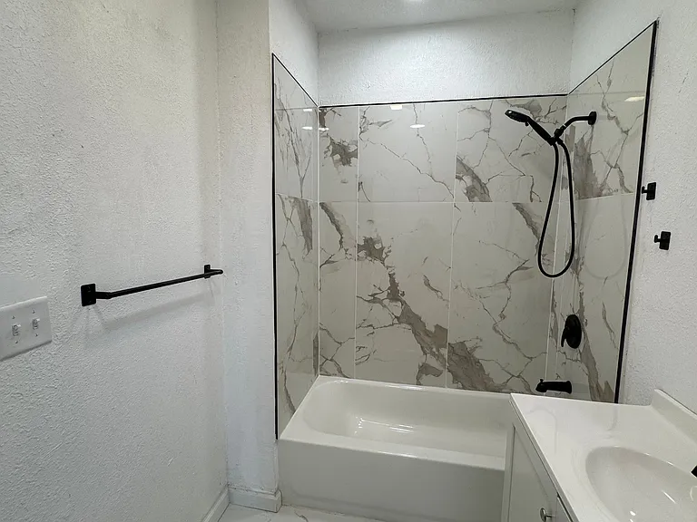 420 N 29th St — Photo 17