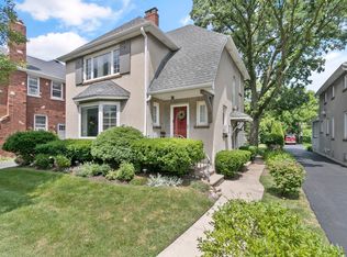 99 N Delaplaine Rd, Riverside, IL 60546