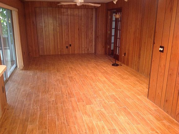 4th image of 826 Park Ct