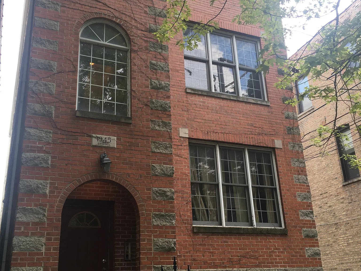 3 bed, 1400 sqft, $3,300 — Photo 1