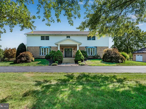 1955 Lambs Gap Rd, Mechanicsburg, PA 17050