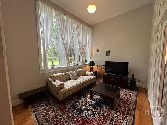 4th image of 1835 Skidaway Road #104